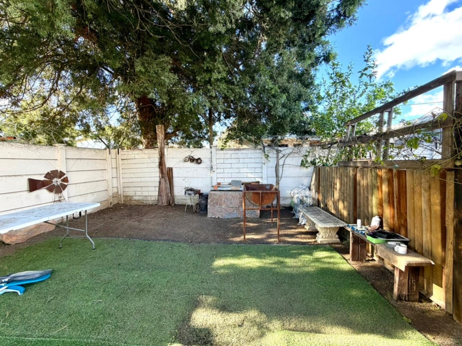 7 Bedroom Property for Sale in Oudtshoorn South Western Cape